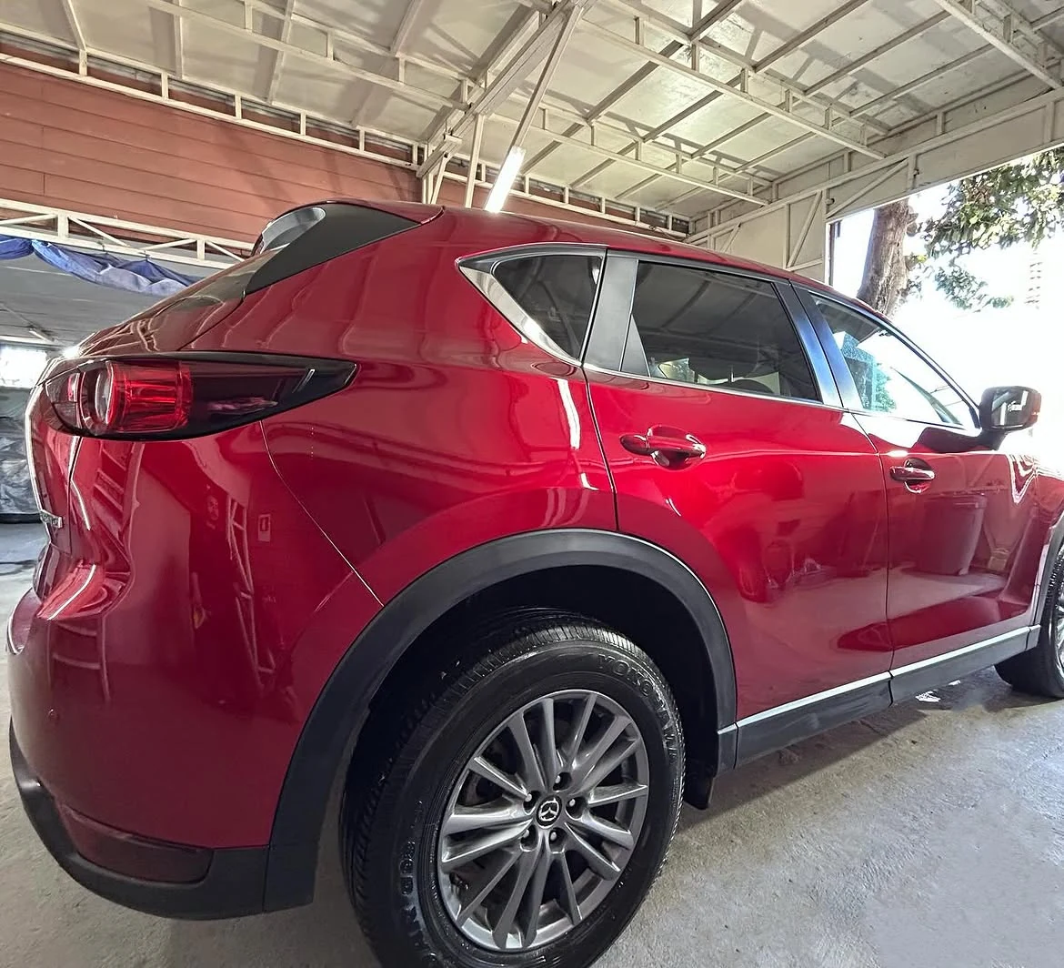 Resultado final de desabolladura y pintura en Mazda CX-5